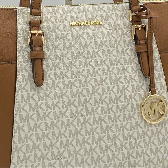 MICHAEL KORS CHARLOTTE LARGE TOP ZIP TOTE VANILLA - Picture 10 of 16